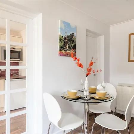 Stunning 1 Bed At Holyrood Palace & Arthurs Seat Edinburgh Exterior photo