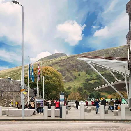 Stunning 1 Bed At Holyrood Palace & Arthurs Seat Edinburgh Exterior photo