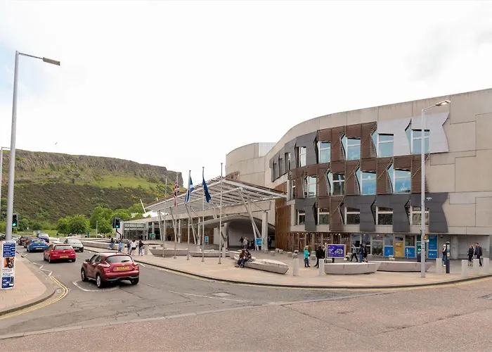 Stunning 1 Bed At Holyrood Palace & Arthurs Seat